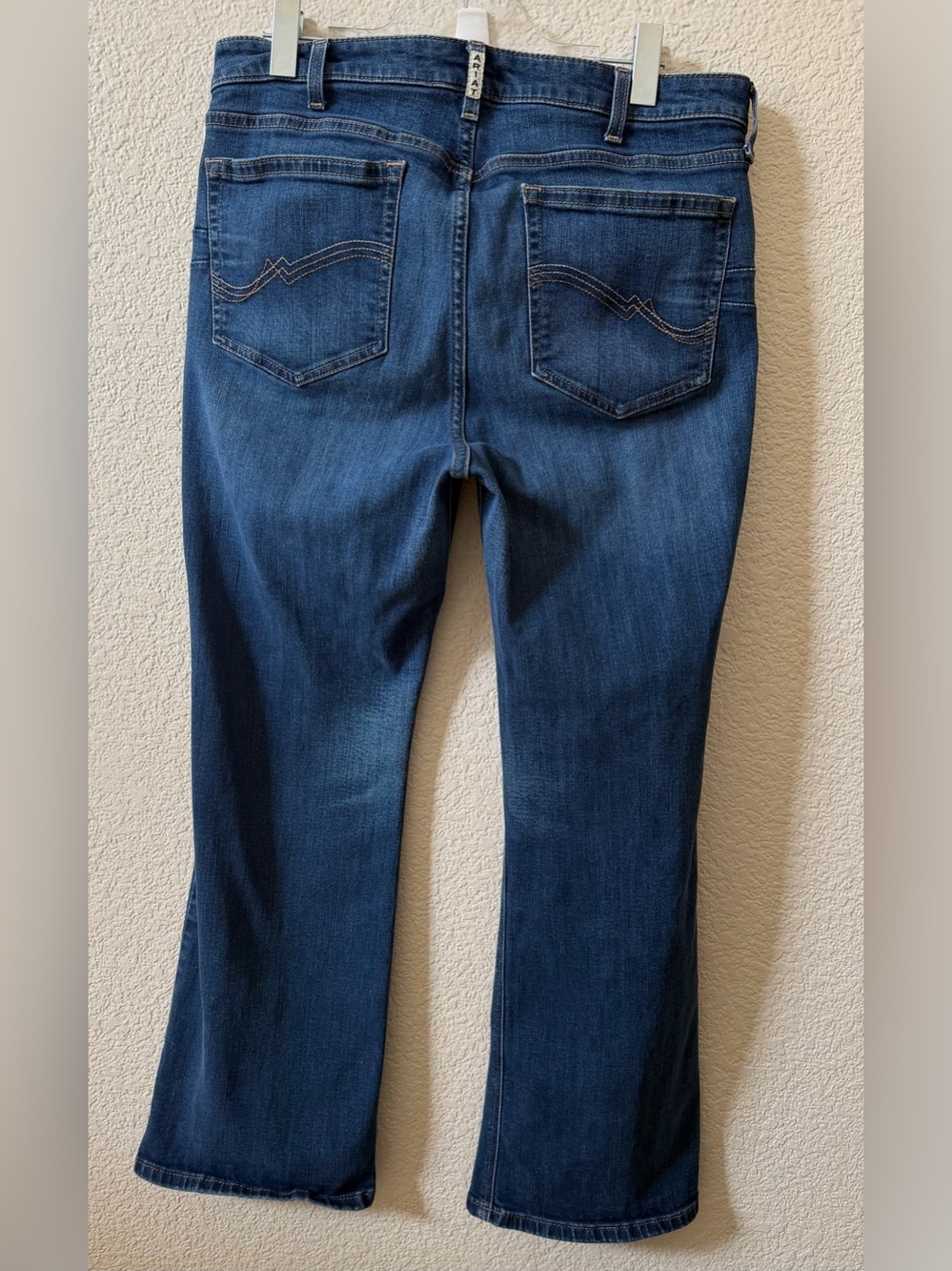 ARIAT Women's 34 short Real Ballary Boot Denim Jean Pennsylvania Wash 30" Inseam - Picture 2 of 12